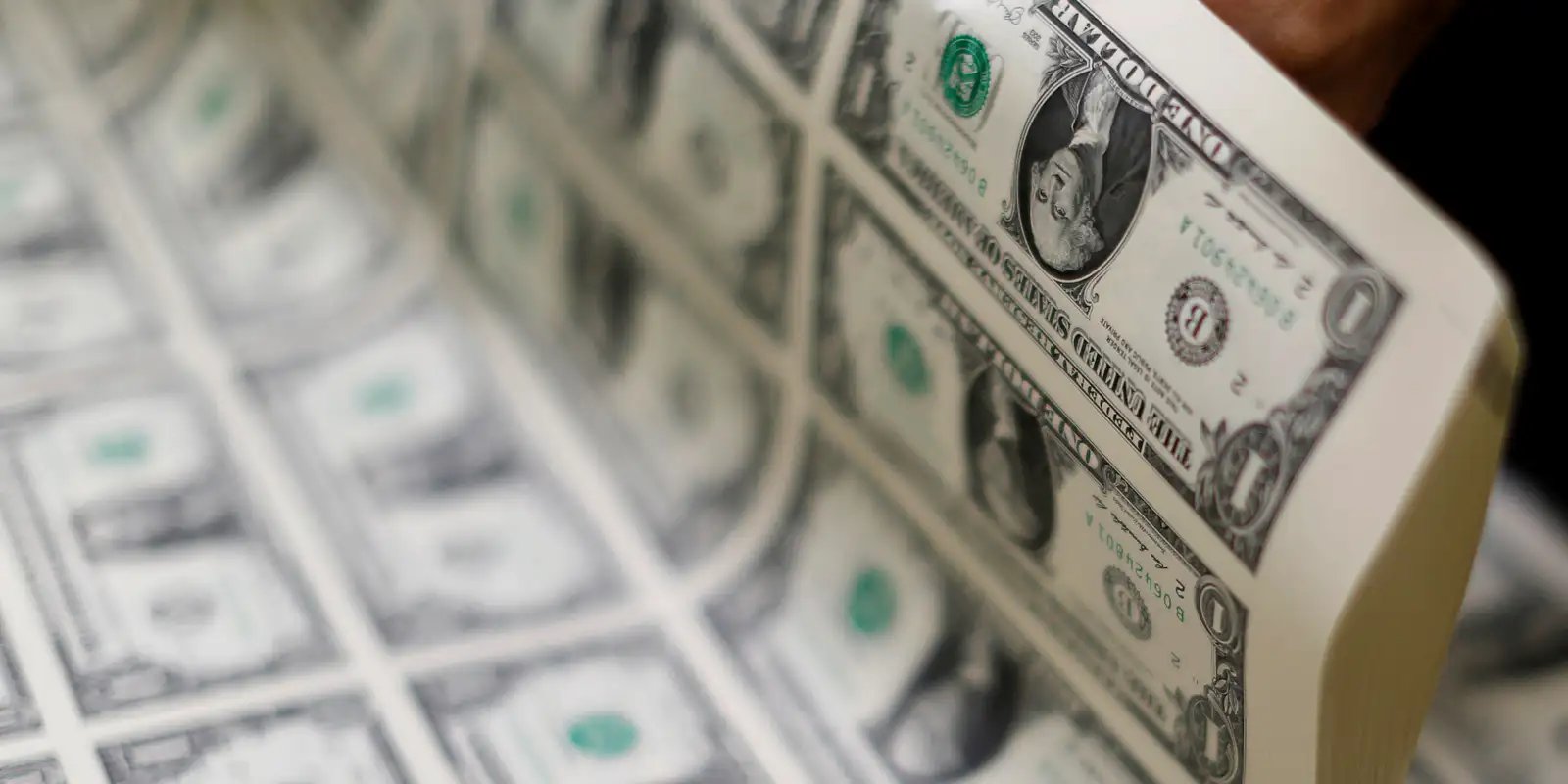 05102020dolar1380.jpg
