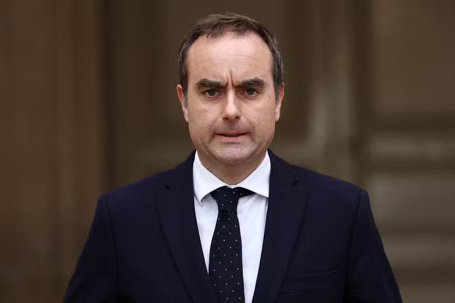 112615198-outgoing-french-prime-minister-sebastien-lecornu-who-submitted-his-governments-resignatio.jpeg