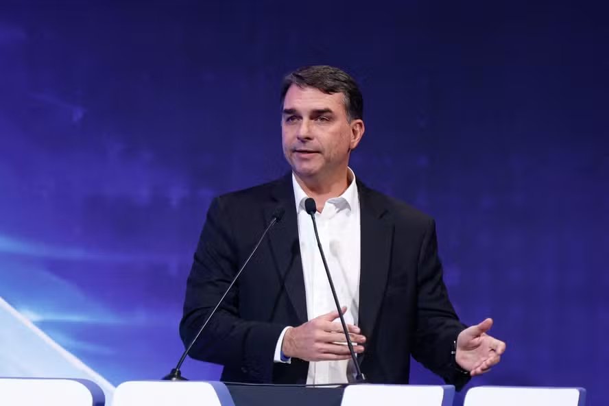 1788896480_flavio-bolsonaro-2.jpg