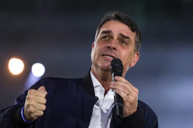 1789444716_flavio-bolsonaro-1-1.jpg