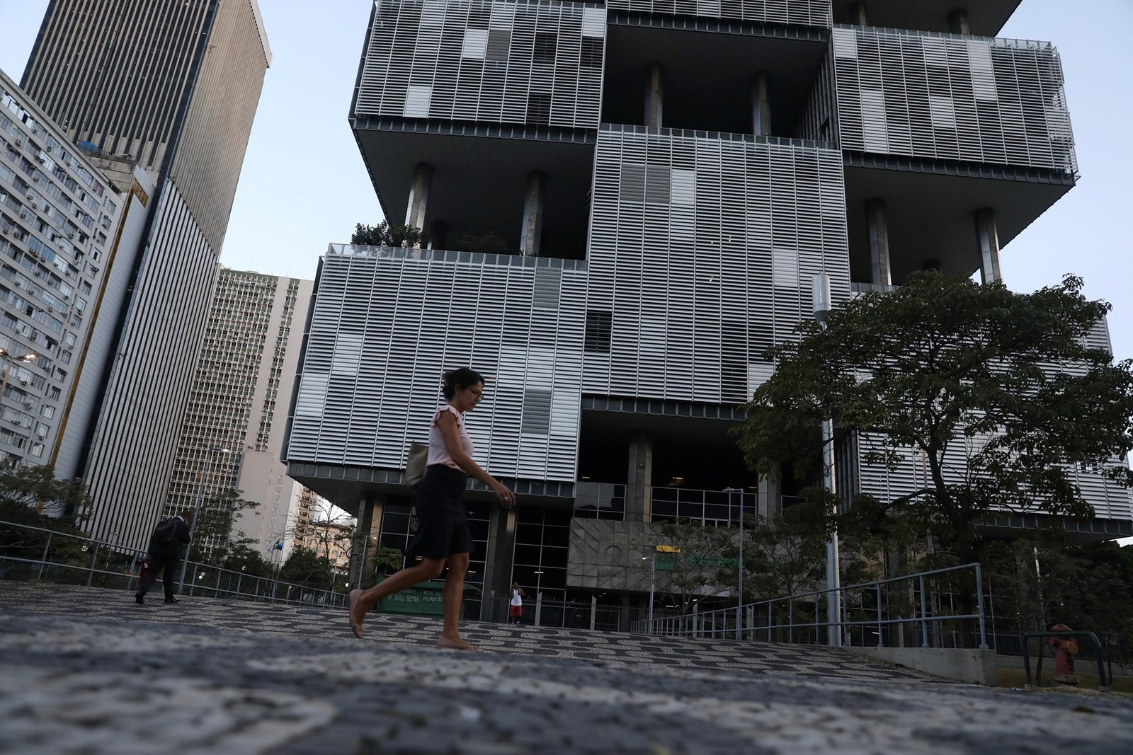 1790113251_2026-03-25T223336Z_1_LYNXMPEM2O1E2_RTROPTP_4_BRAZIL-FUEL-PETROBRAS-INVESTORS.jpg