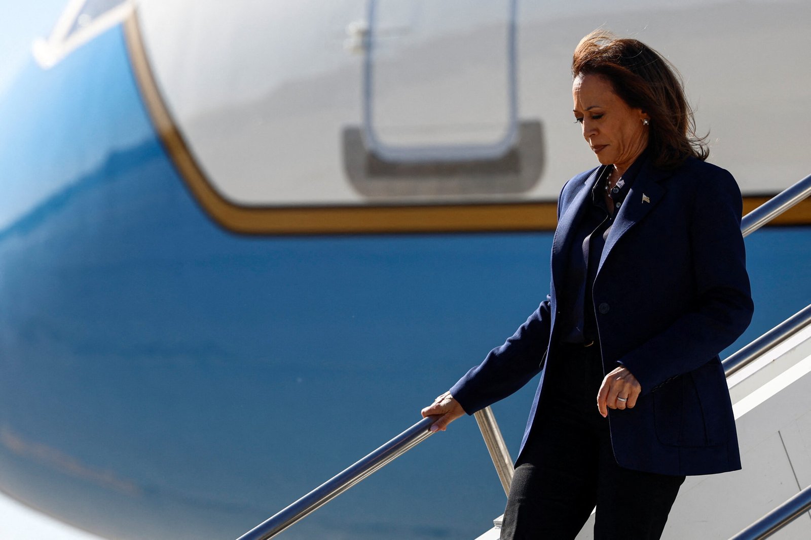 2024-10-17T205815Z_1_LYNXMPEK9G0SJ_RTROPTP_4_USA-ELECTION-HARRIS.jpg
