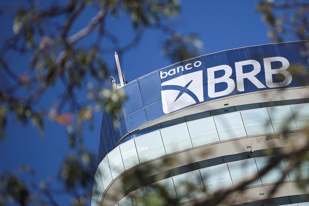 2025-04-10T143921Z_1_LYNXNPEL390SM_RTROPTP_4_BANCO-MASTER-M-A-BANCO-BRASILIA.jpg
