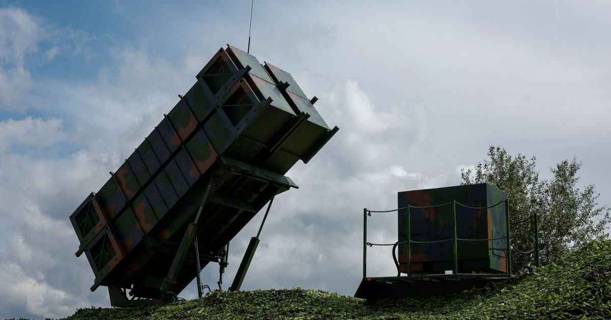 2025-07-14T174239Z_1_LYNXMPEL6D0SE_RTROPTP_4_UKRAINE-CRISIS-AIR-DEFENCE-PATRIOT-e1754960737507.jpg