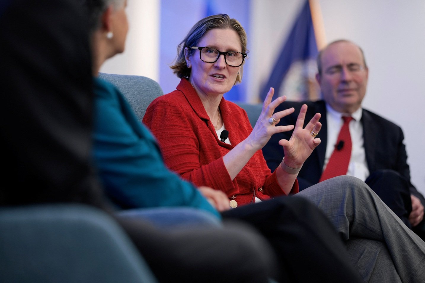 2026-09-24T143130Z_1_LYNXMPEM8N1AP_RTROPTP_4_USA-FED-BARR-PANEL.jpg