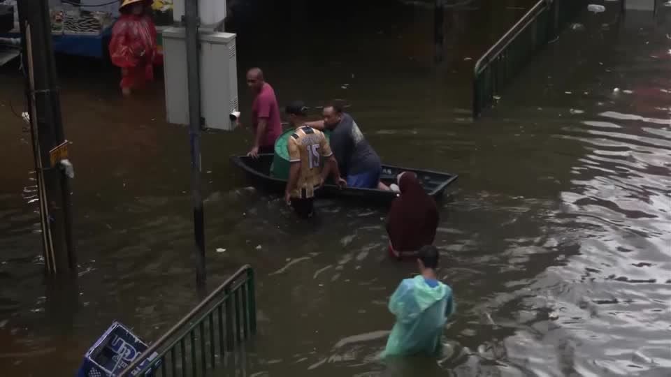 2026-09-28T025828Z_1_LOP581328092026RP1_RTRMADP_BASEIMAGE-960X540_ASIA-WEATHER-THAILAND-FLOODS.jpg