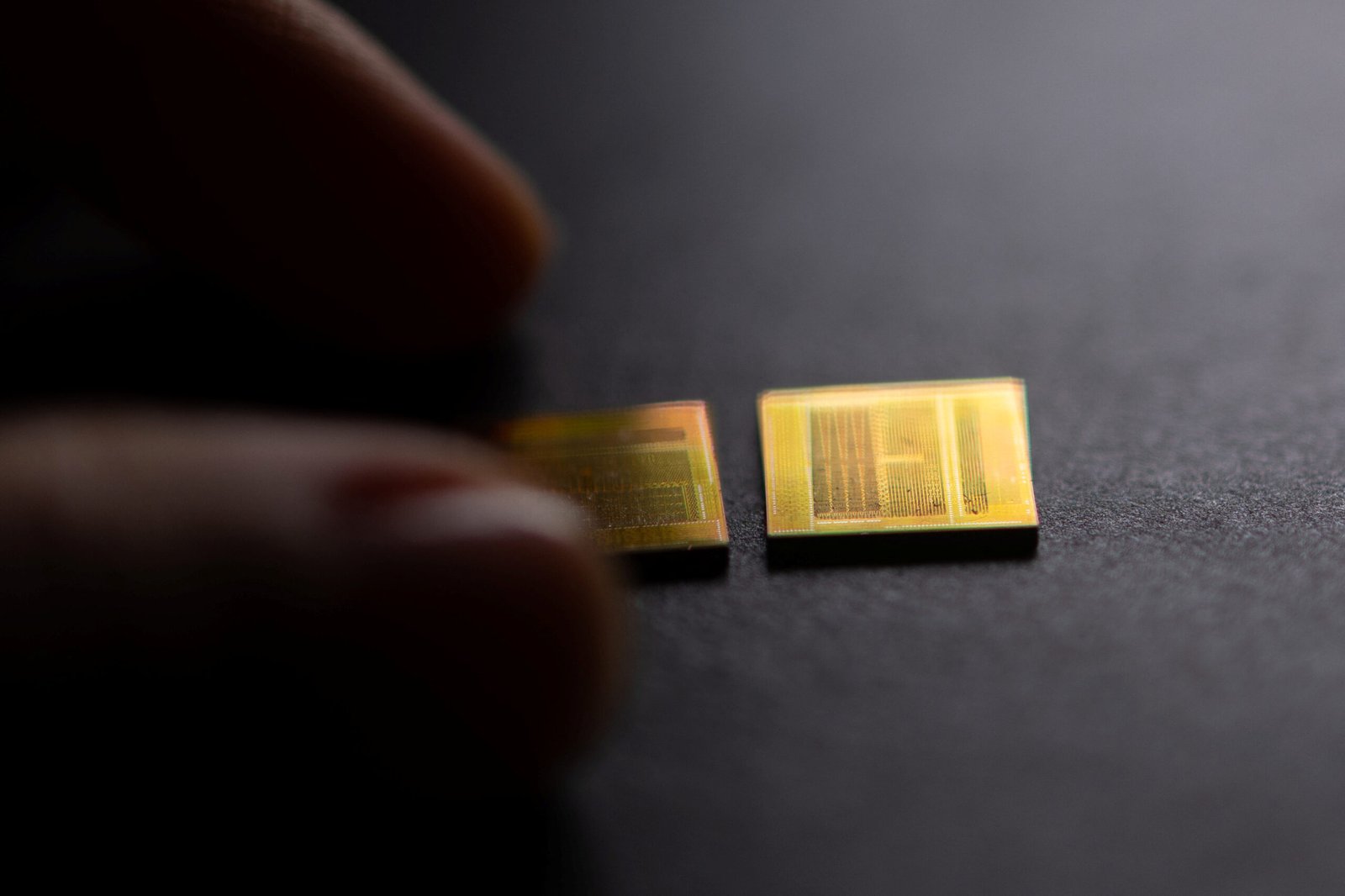 2026-09-30T220641Z_1_LYNXMPEM8T1Y4_RTROPTP_4_SK-HYNIX-CHIPS-STRATEGY_b3bdbc.jpg