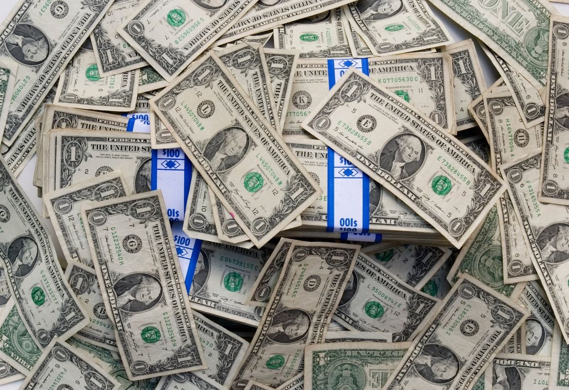 Cedulas-de-dolares-norte-americanos.jpg