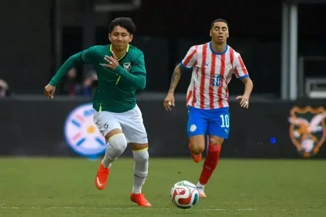 Miguelito-e-Miguel-Almiron-em-amistoso-entre-Bolivia-e-Paraguai.webp.jpeg