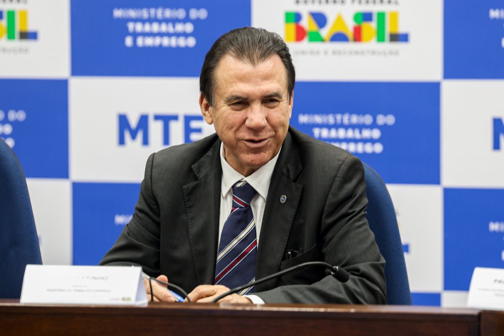 Ministro-Luiz-Marinho-divulga-os-dados-do-Novo-CAGED.jpg