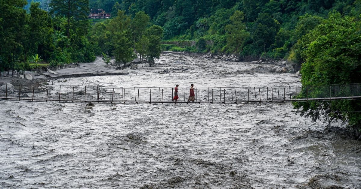 PONTE-NEPAL.jpg
