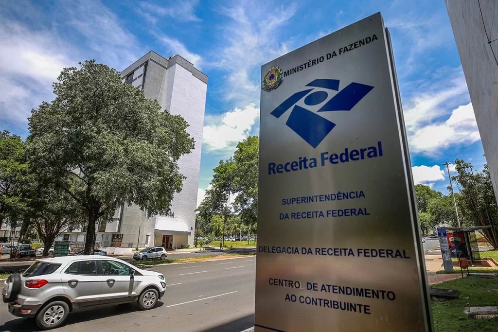 Receita-Federal-Fachada-Predio-setor-autarquia.jpg