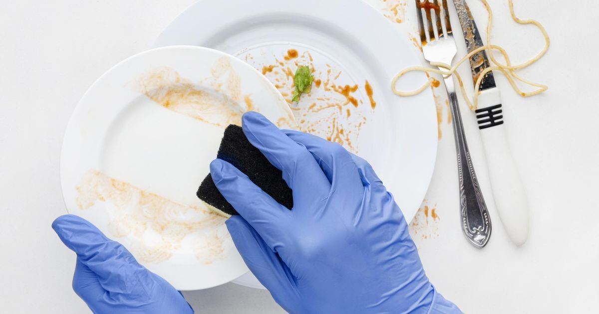 cleaning-dirty-dishes.jpg