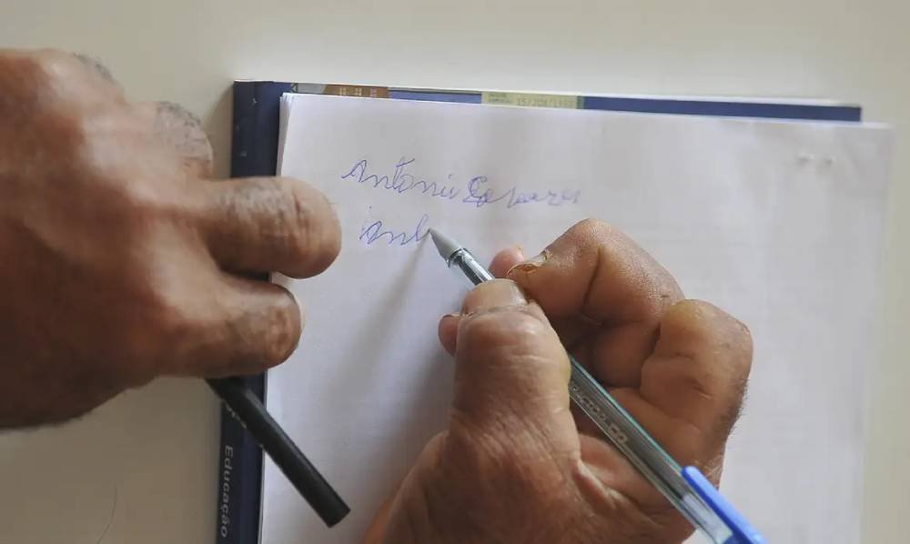 educacao-Analfabetismo.jpg