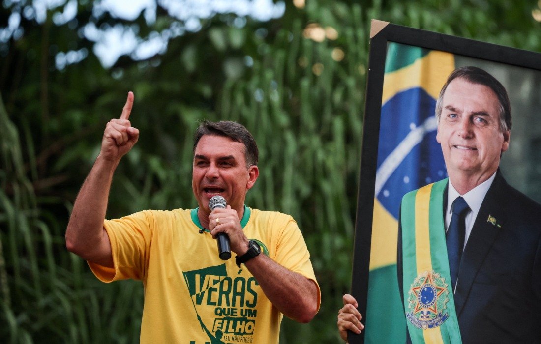 flavio-bolsonaro-discurso-01.jpg