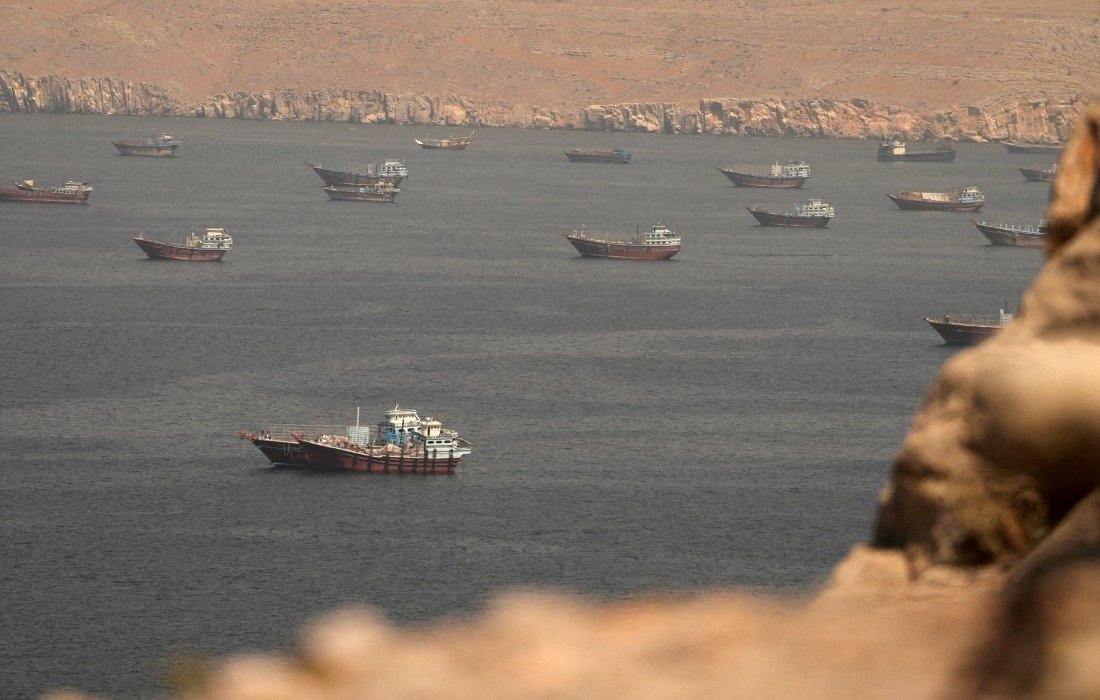hormuz-estreito-bloqueio-navios-petroleiras-01.jpg