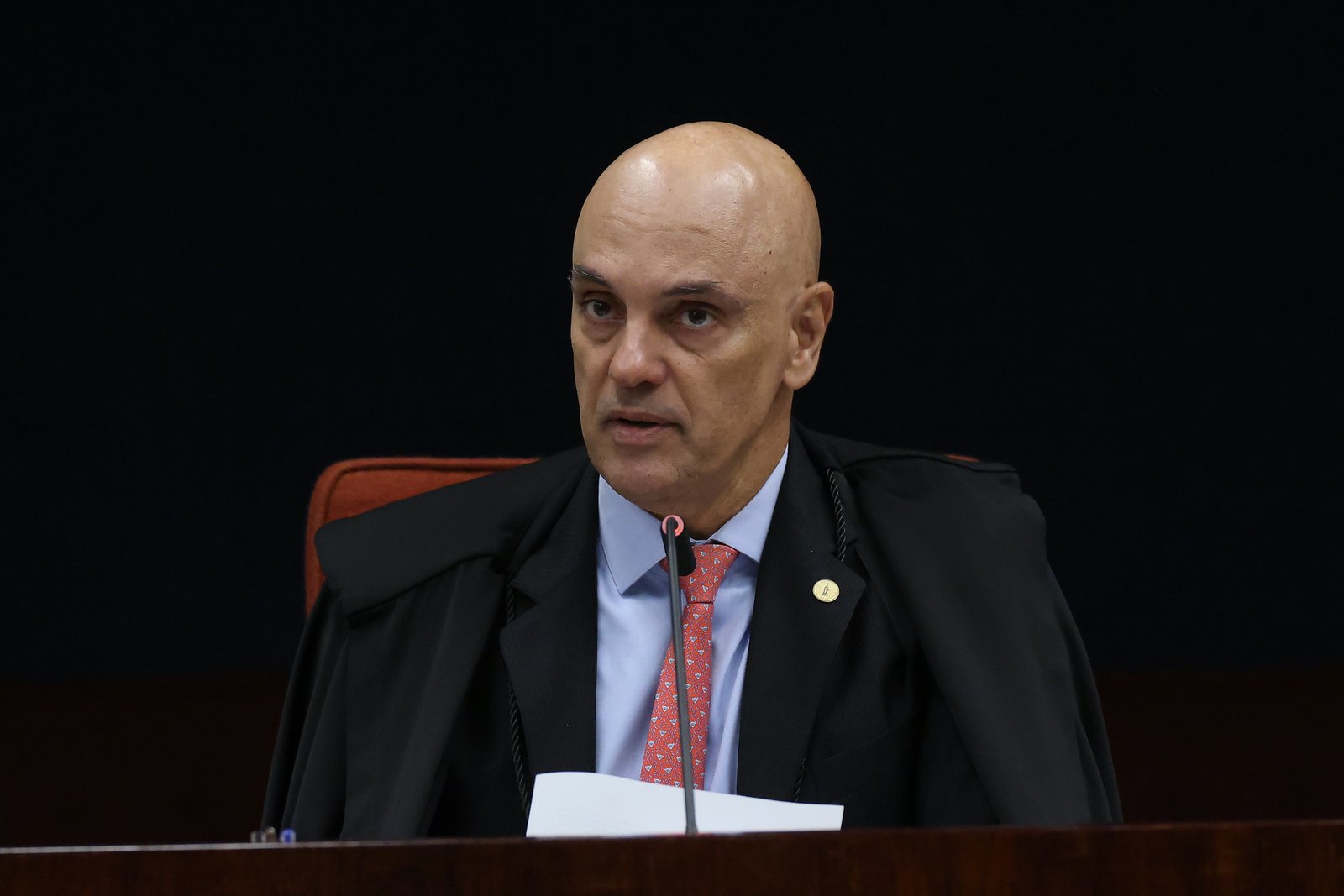 moraes.jpg