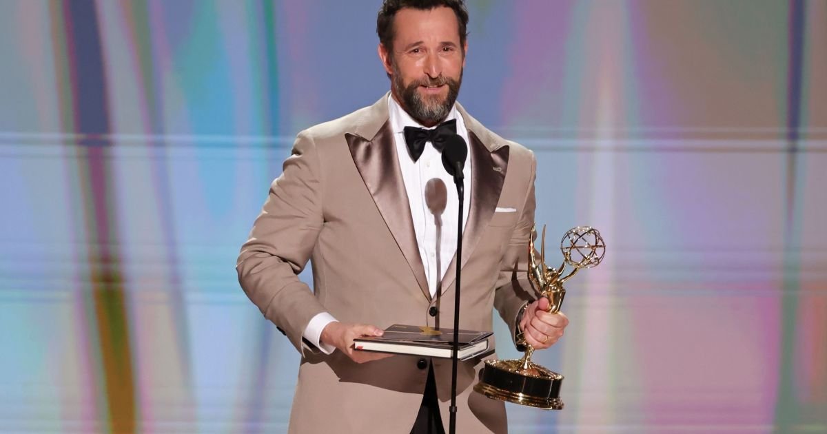 noah-wyle-2.jpg