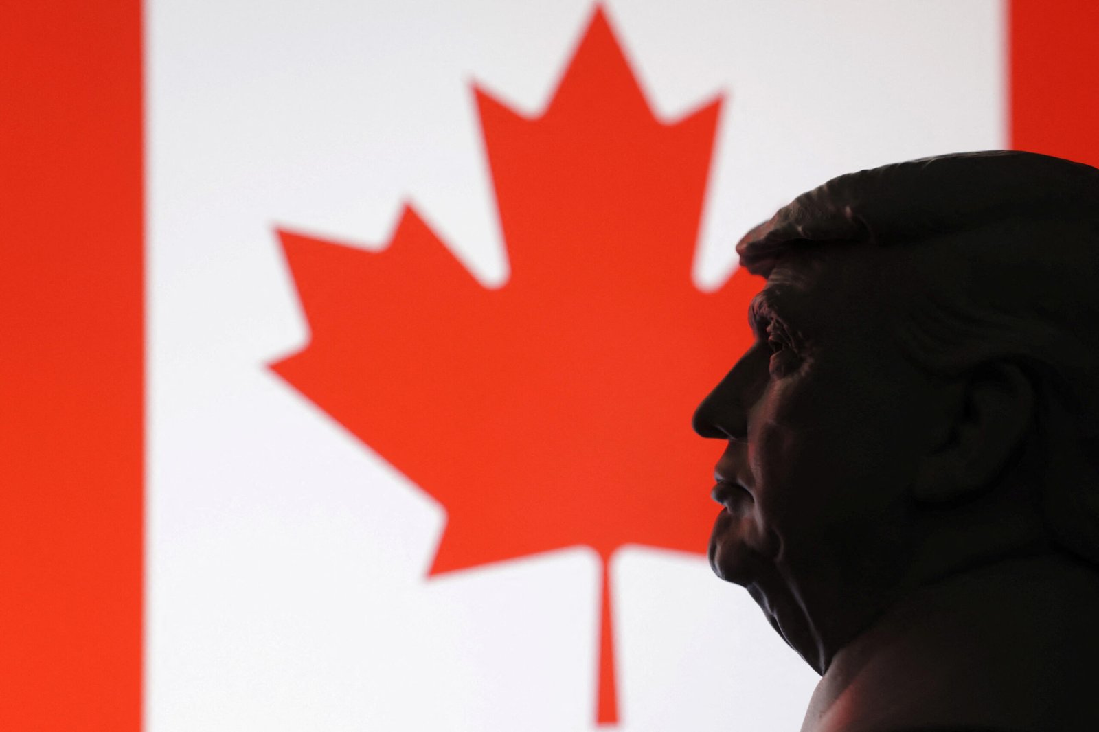 2025-07-23T155511Z_116687800_RC2FSFAFC51Q_RTRMADP_3_USA-TRUMP-TARIFFS-CANADA.jpg