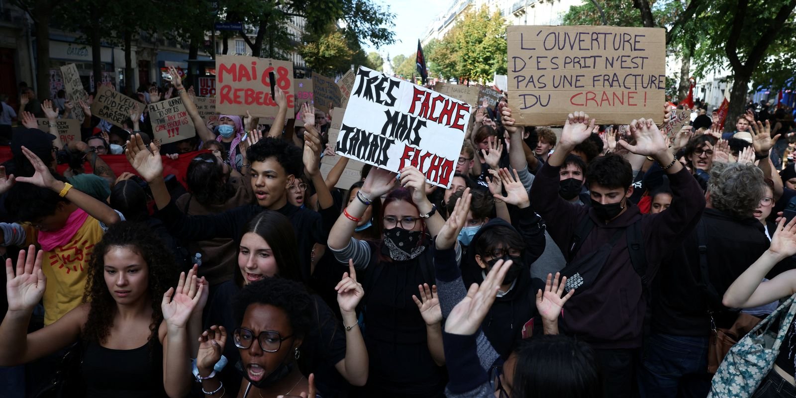2026-10-06t115306z_502443080_rc2nxnadgzpx_rtrmadp_3_france-protest.jpg