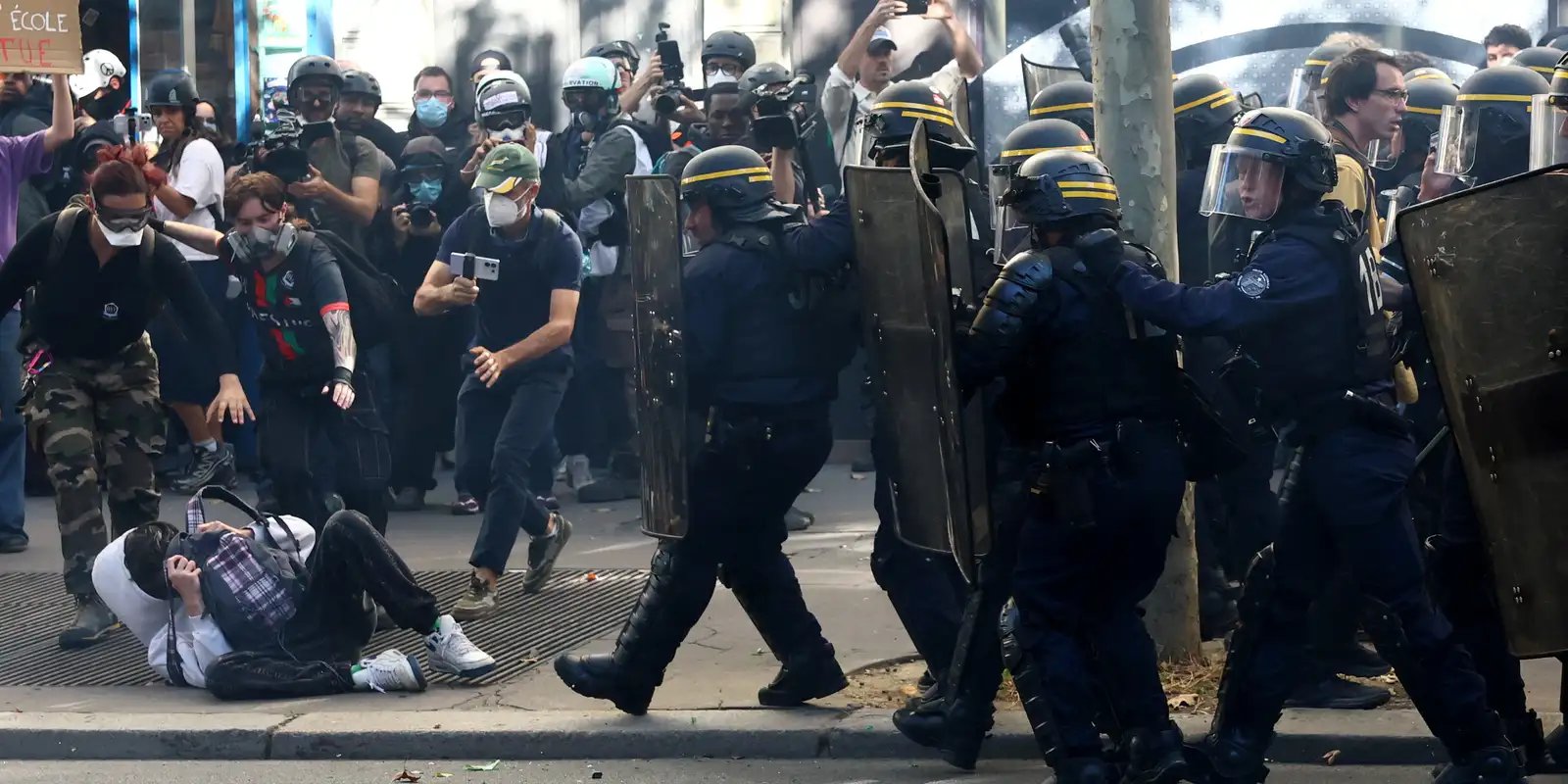 2026-10-06t130508z_270267602_rc2oxna9zzvp_rtrmadp_3_france-protest.jpg