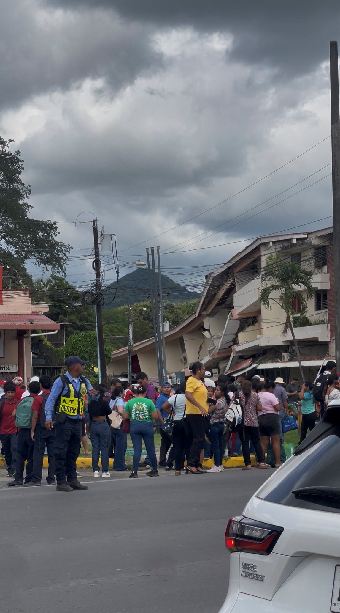2026-10-09T213506Z_1_LYNXMPEM981VI_RTROPTP_4_PANAMA-QUAKE.jpg