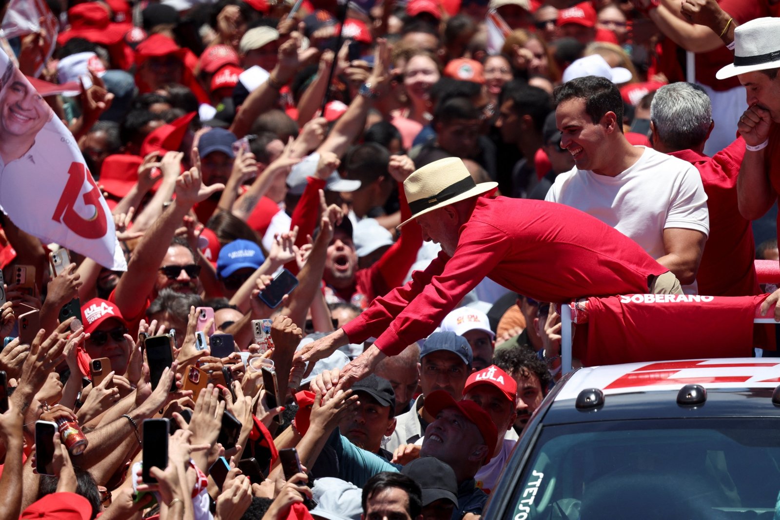 2026-10-10T154849Z_829295136_RC2D0OAP6WAE_RTRMADP_3_BRAZIL-ELECTION.jpg