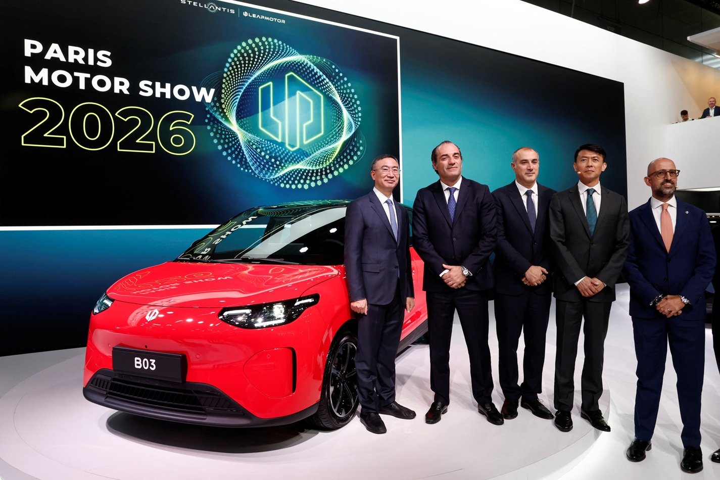 2026-10-13T143222Z_1_LYNXMPEM9C1DM_RTROPTP_4_AUTOSHOW-PARIS.jpg