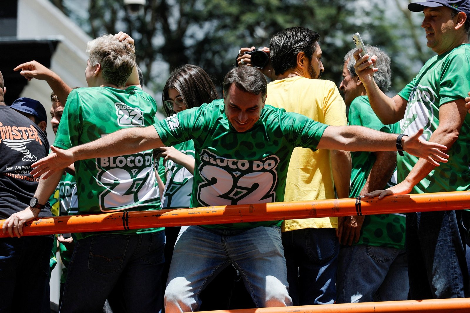 2026-10-18T173224Z_1736968888_RC2Q5OAYV374_RTRMADP_3_BRAZIL-ELECTION-BOLSONARO.jpg