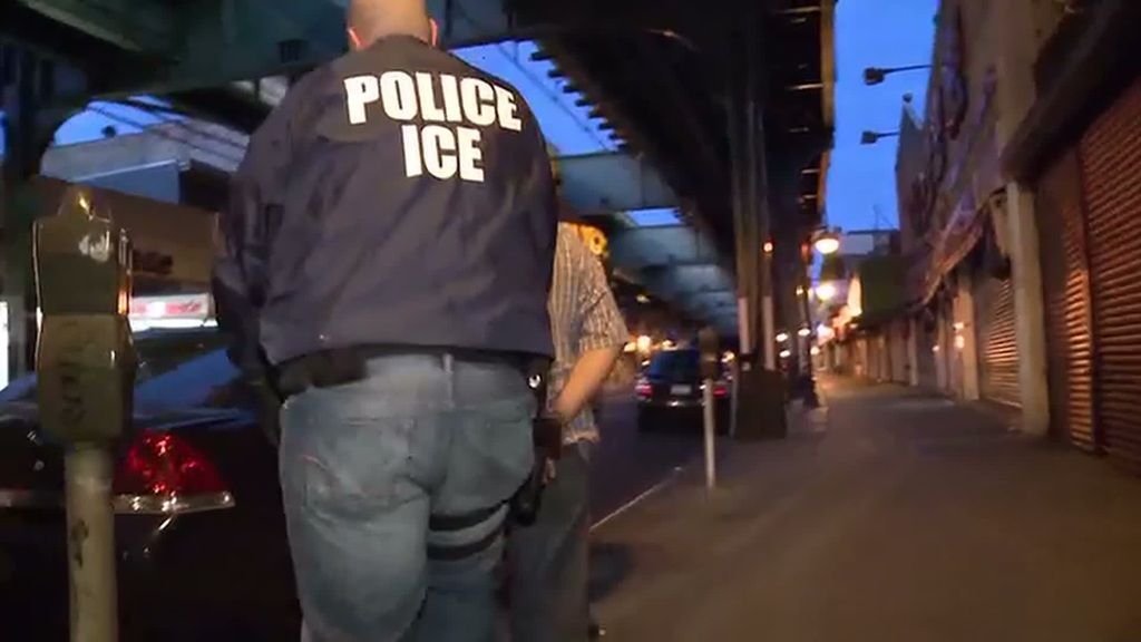 Agentes-do-ICE-recebem-ordens-para-intensificar-as-prisoes-diarias-de-imigrantes-apesar-da-preocupac.jpeg
