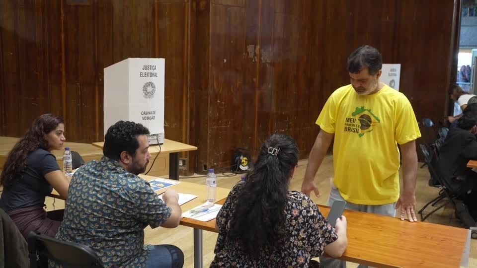 Eleitores-brasileiros-em-Lisboa-vao-as-urnas-na-esperanca-de-mudancas.jpg