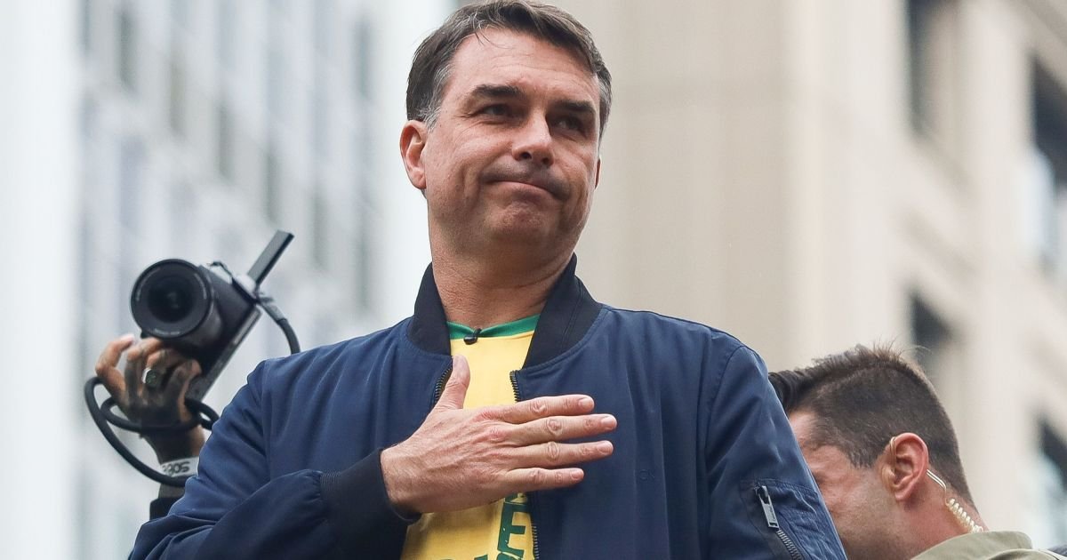 Flavio_Bolsonaro_Av_Paulista_2-e1788811799533.jpg