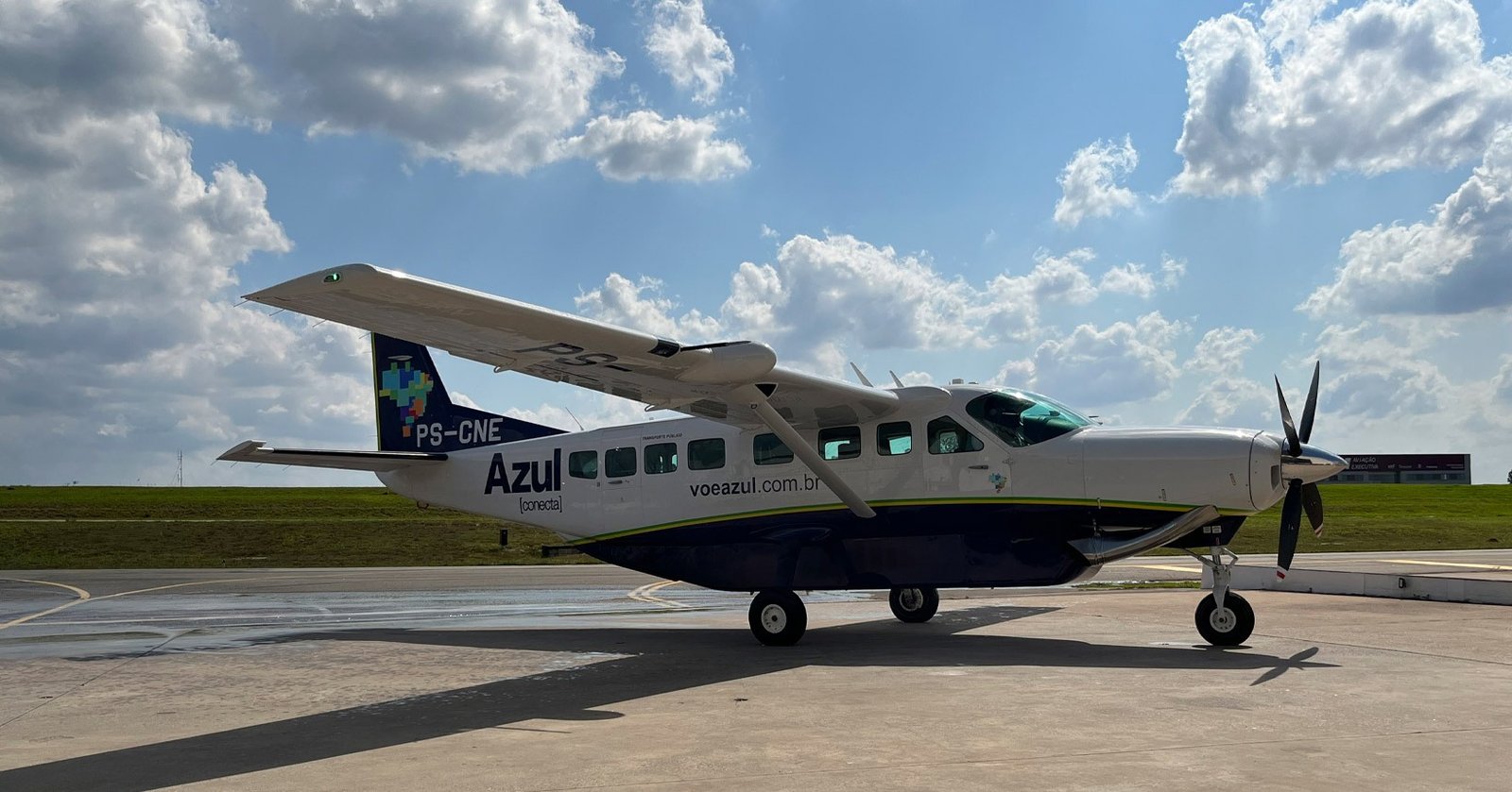 aviao-azul-conecta-capa.jpg