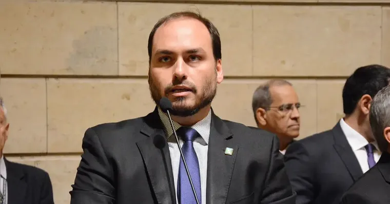carlos-bolsonaro_00917730_0_-3.png
