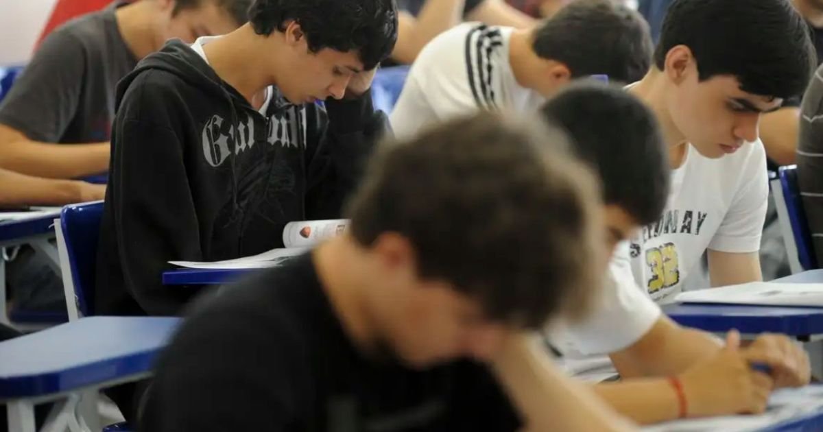 estudantes-sala-de-aula-sisu.jpg