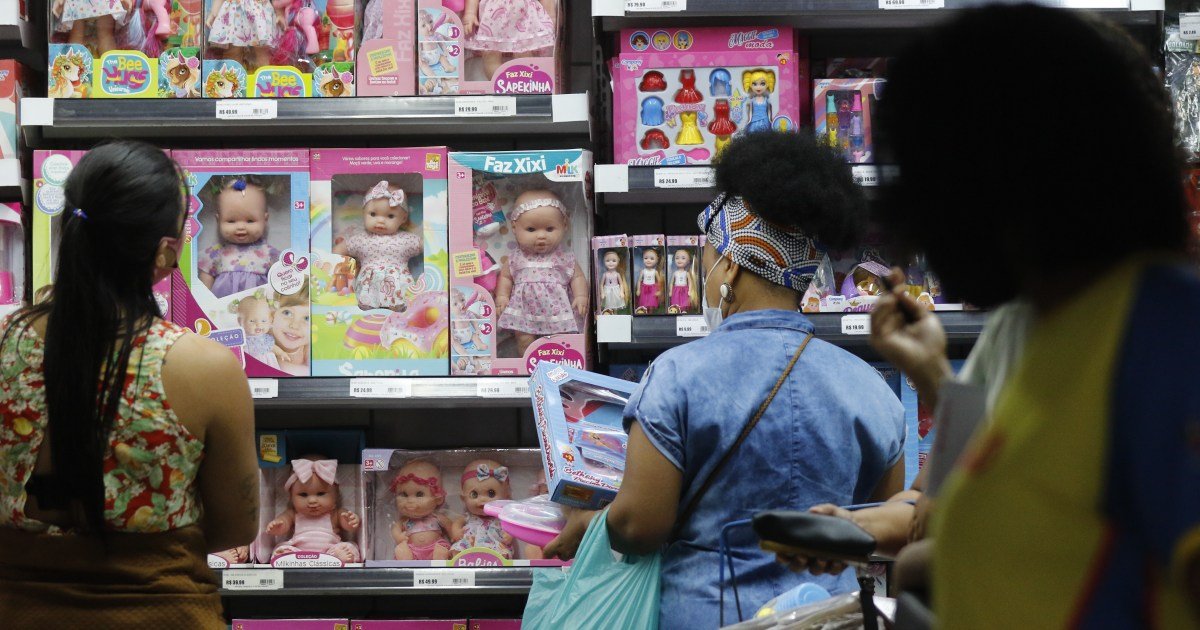 movimento_de_vendas_de_brinquedos_para_o_dia_das_criancas_comercio_varejista_nas_ruas_do_polo_saara.jpeg