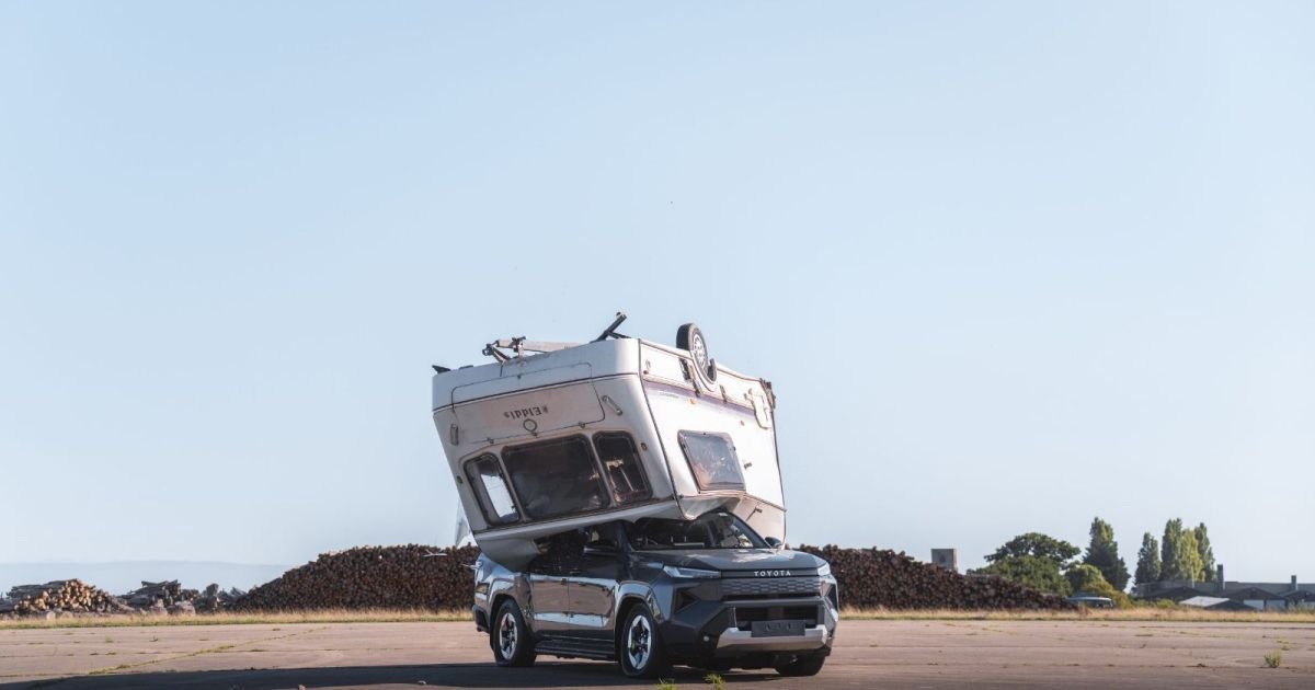 toyota-hilux-trailer.jpeg