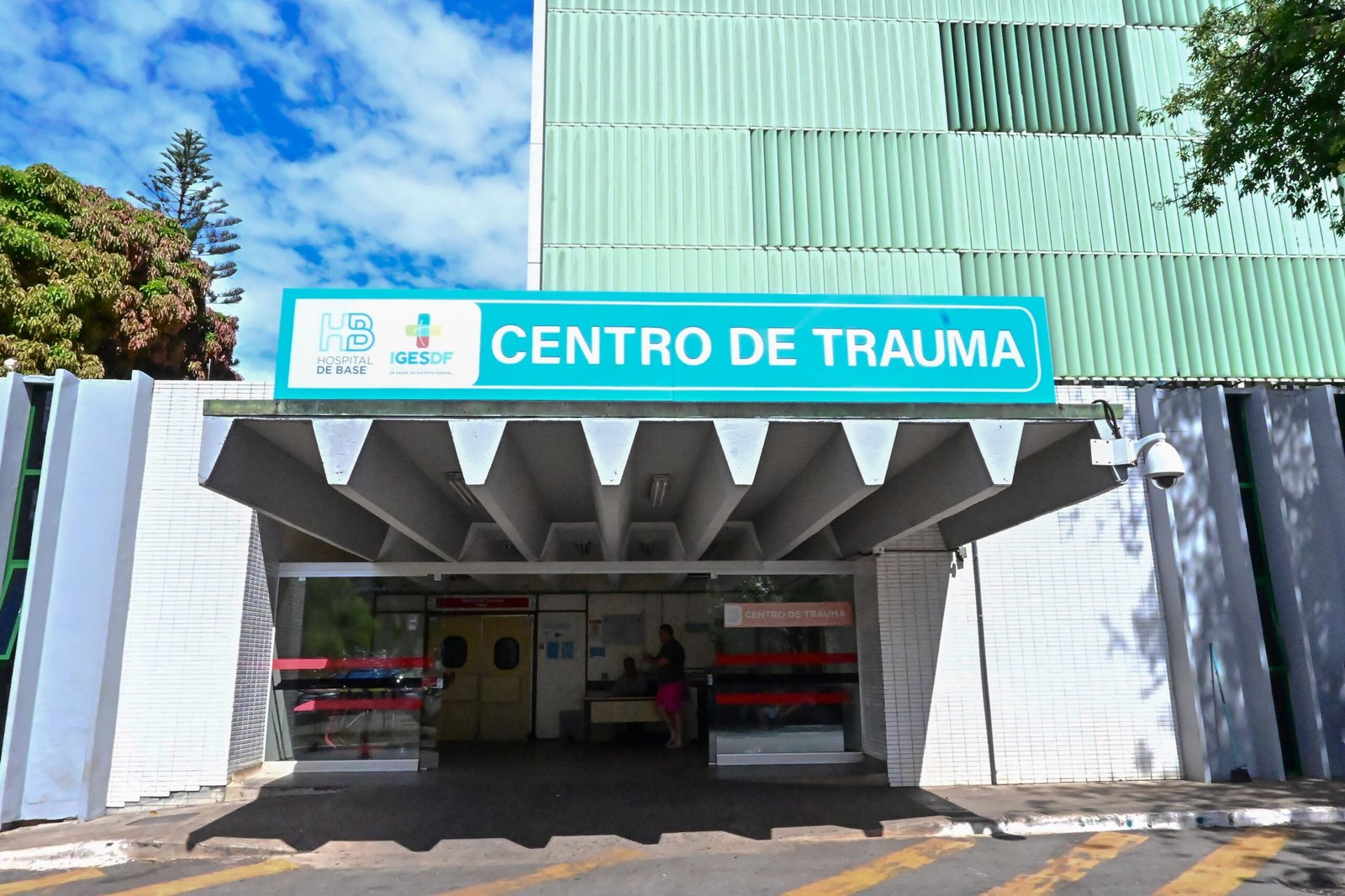 trauma_fachada_Hospital_de_Base_marco_2025_creditos_alberto_ruy.jpg-scaled.jpeg